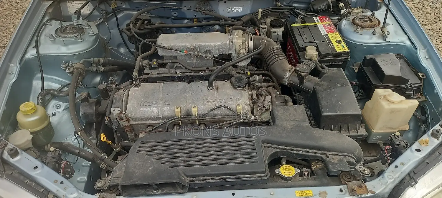 Mazda 323 1.6 2002 Blue