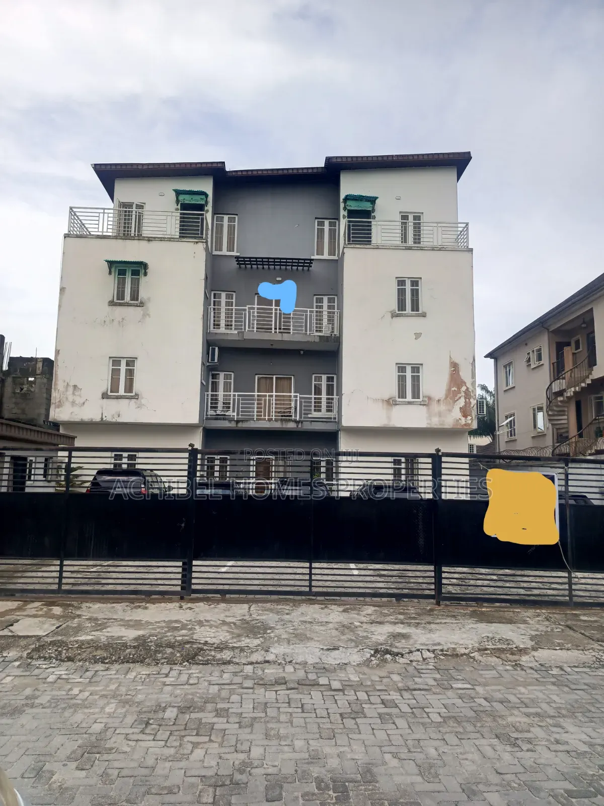 3bdrm Apartment in Near Peaceville, Lekki Phase 2 for rent