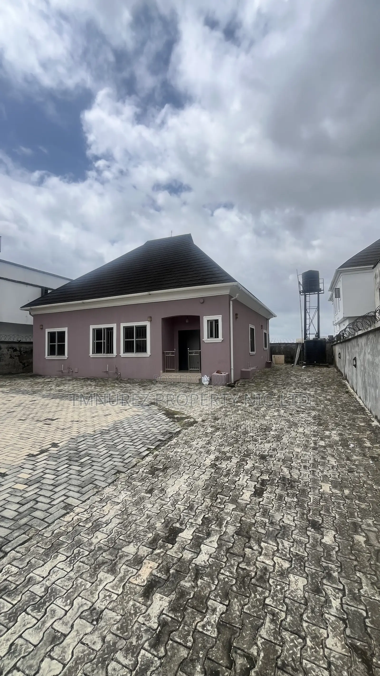 3bdrm Apartment in Sangotedo Good Axis for rent