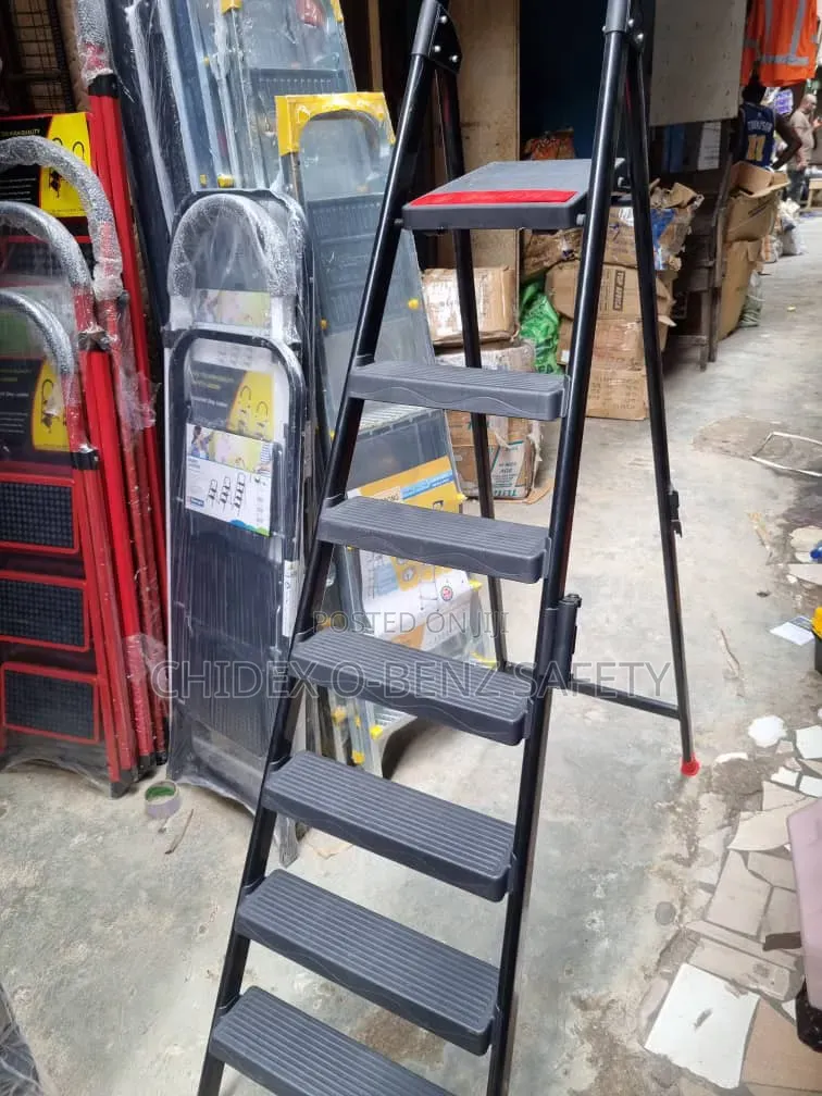 7 Steps Black Aluminum Ladder