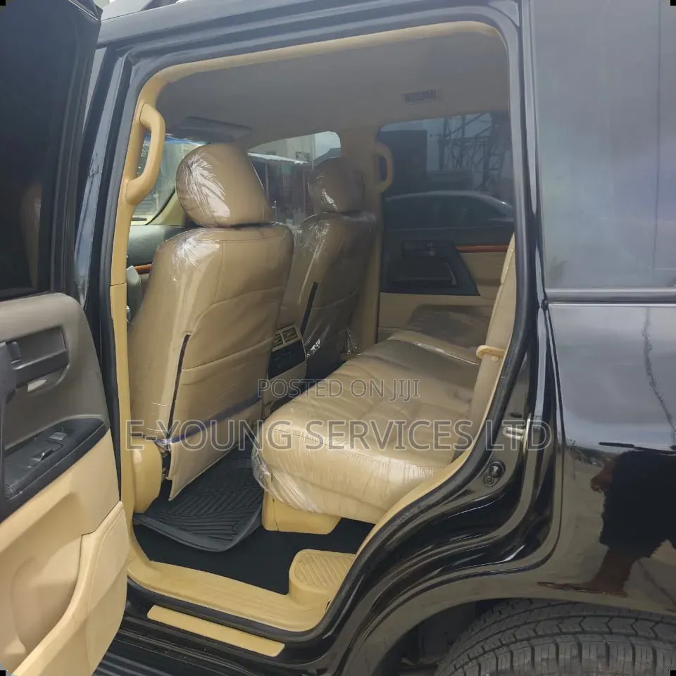 Toyota Land Cruiser 2014 Black