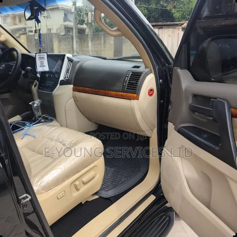 Toyota Land Cruiser 2014 Black