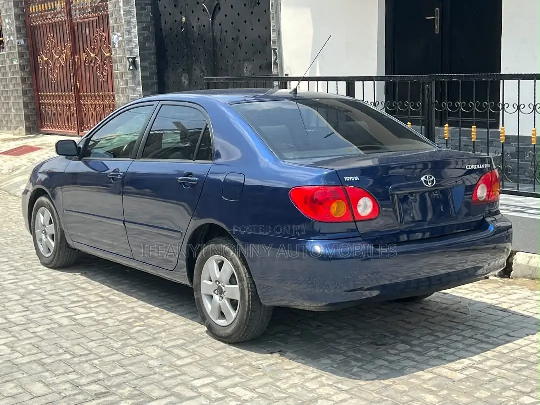 Toyota Corolla LE 2004 Blue