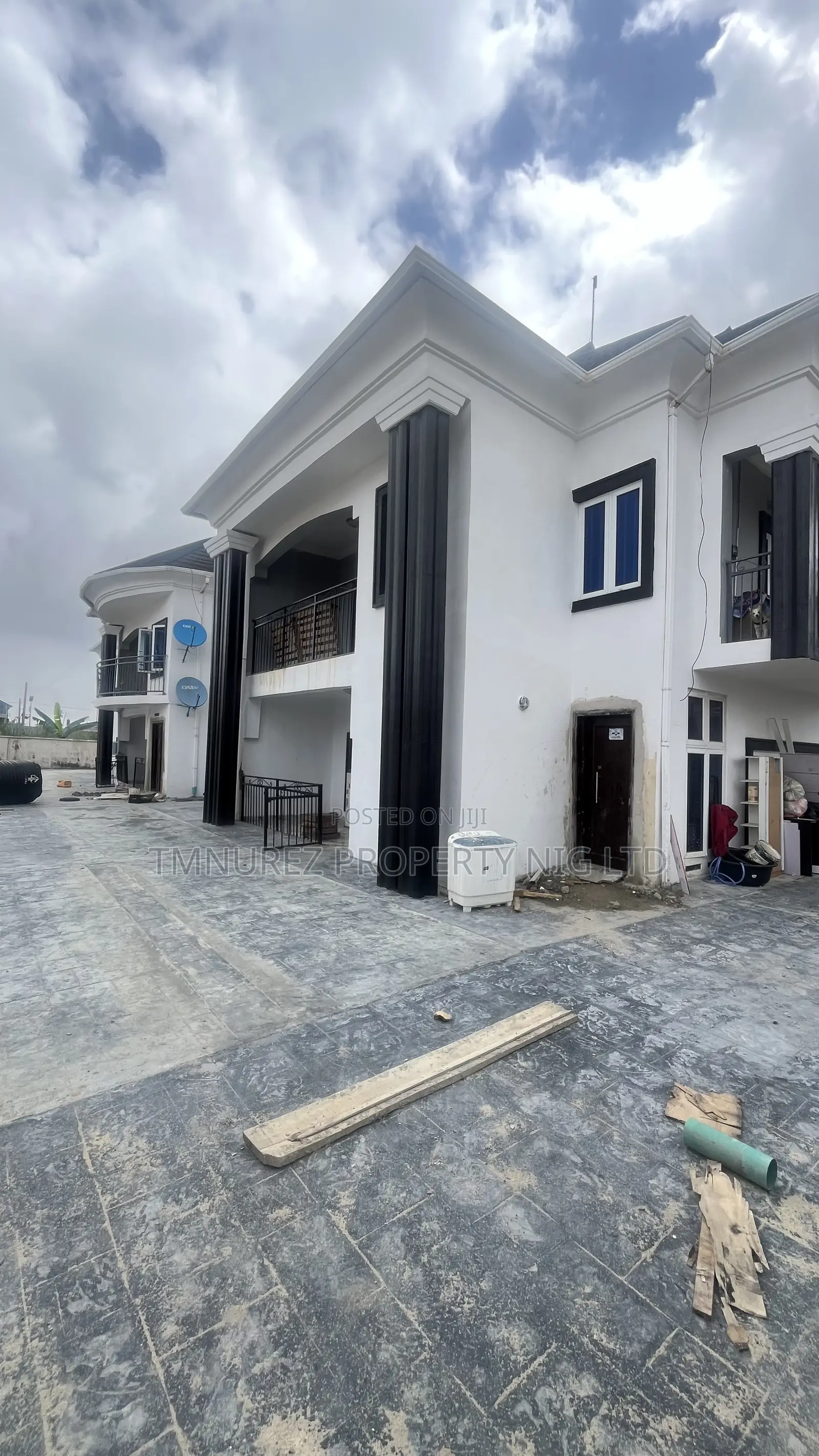 3bdrm Apartment in Inside An Estate for rent