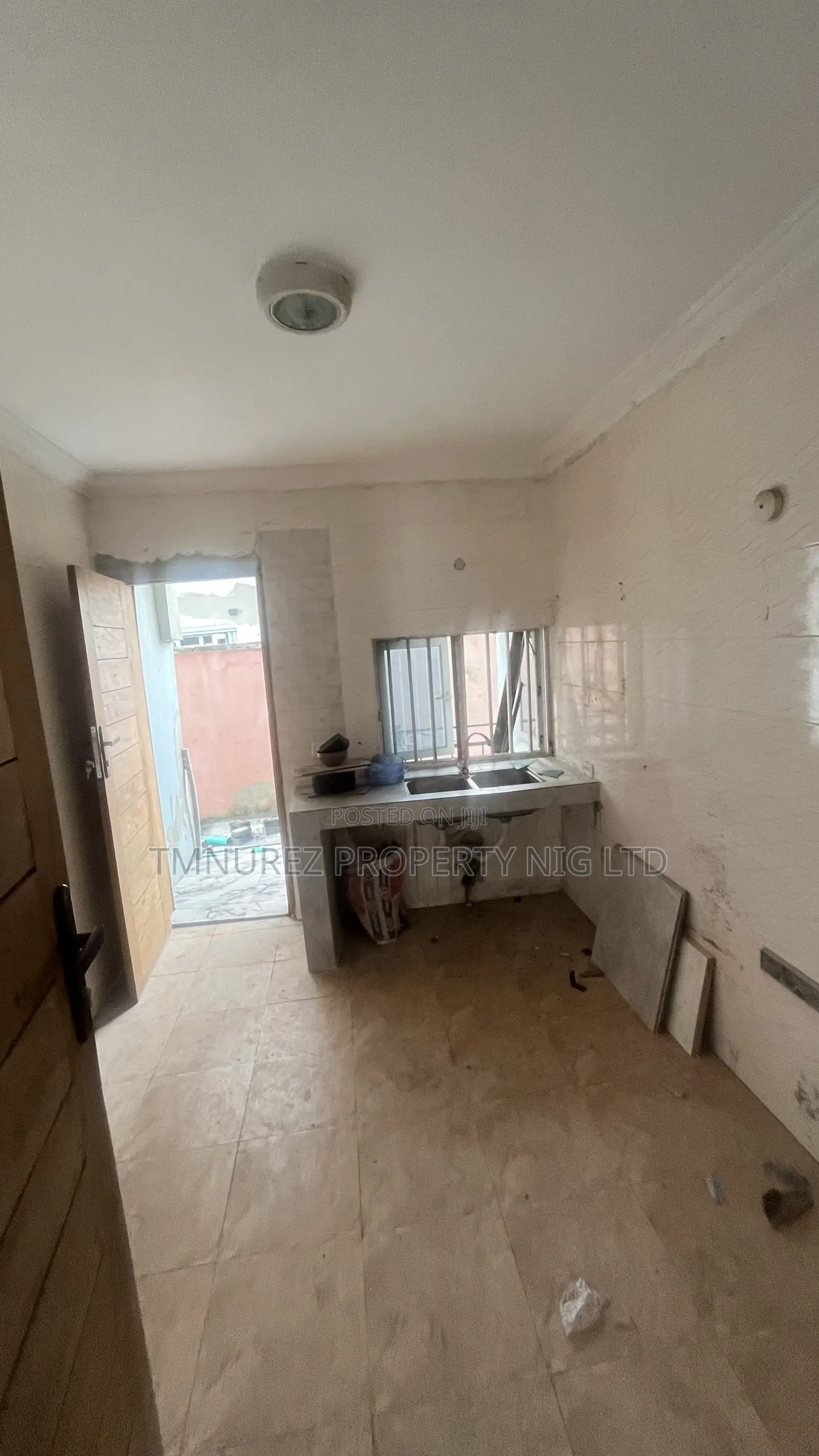 3bdrm Apartment in Inside An Estate for rent