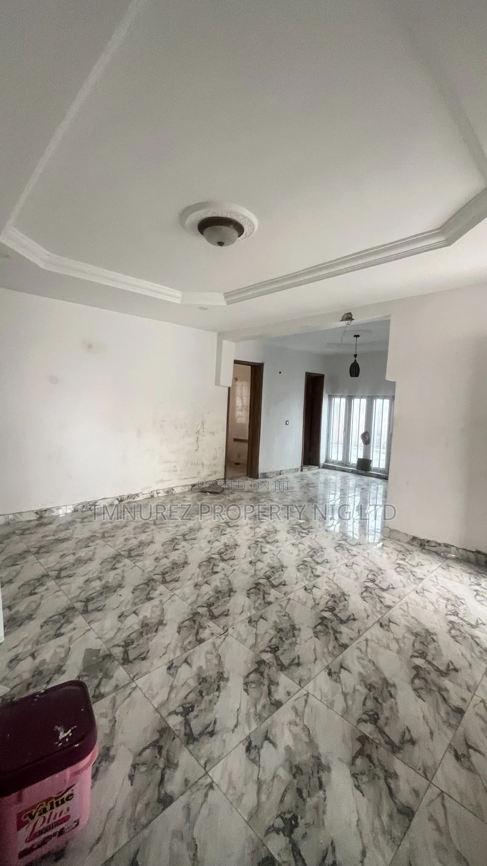 3bdrm Apartment in Inside An Estate for rent