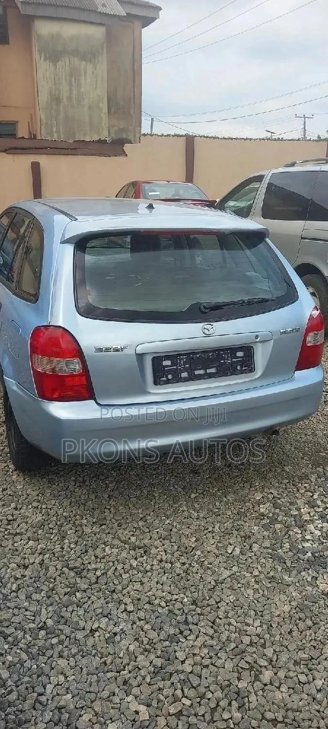 Mazda 323 1.6 2002 Blue