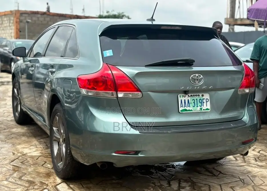 Toyota Venza XLE 2011 Green