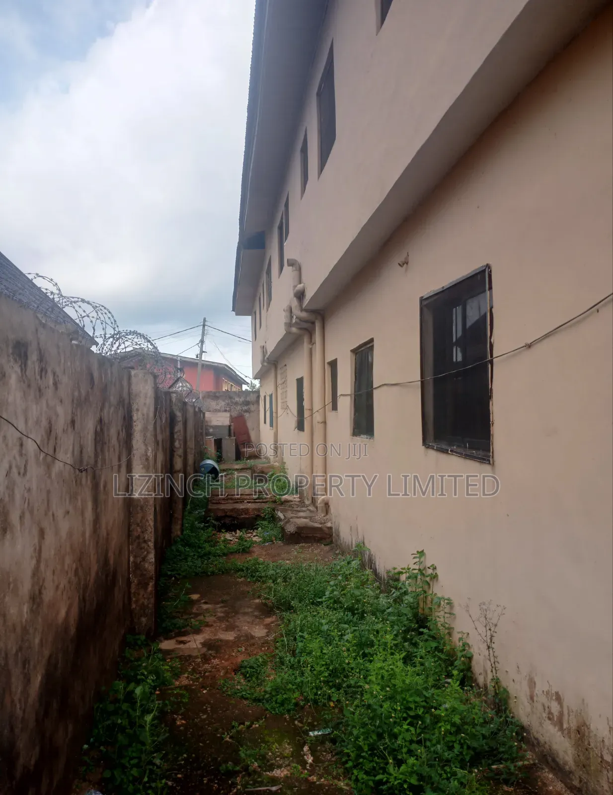 1bdrm Apartment in Benin City for sale