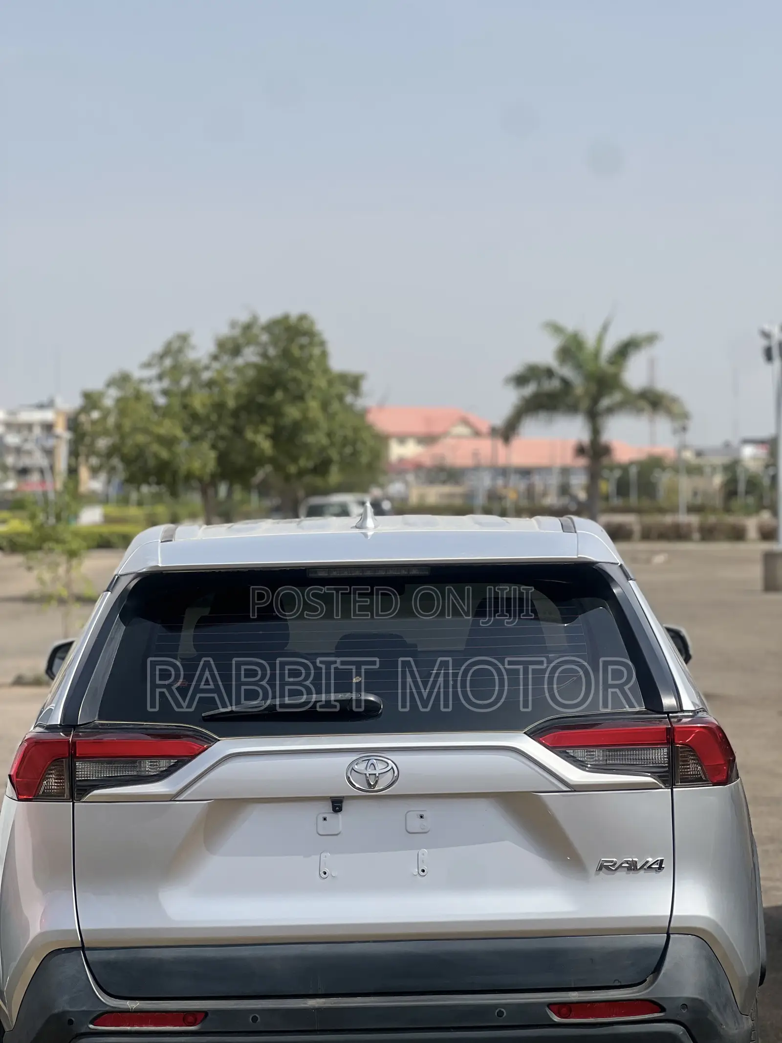Toyota RAV4 2022 Silver