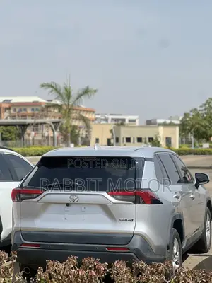Toyota RAV4 2022 Silver