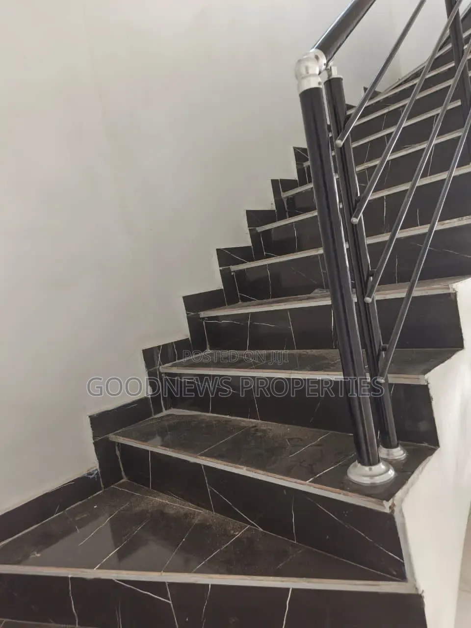 4bdrm Duplex in Ikota for sale