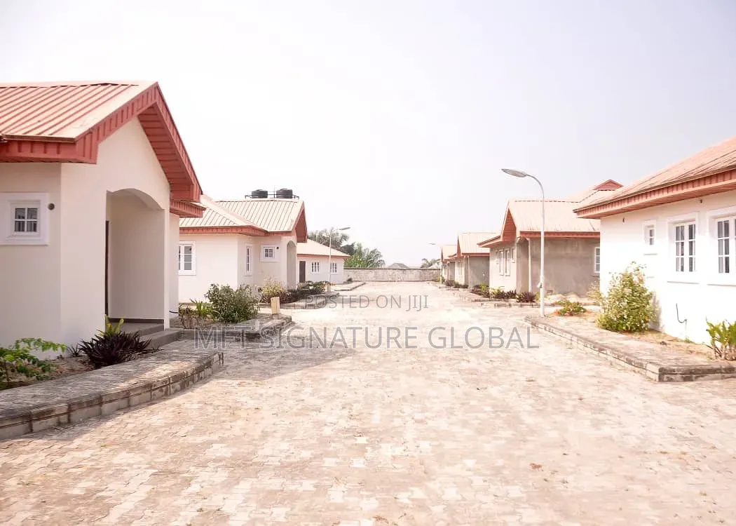 2bdrm Bungalow in Noforija, Epe for sale