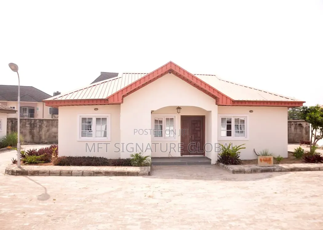 2bdrm Bungalow in Noforija, Epe for sale