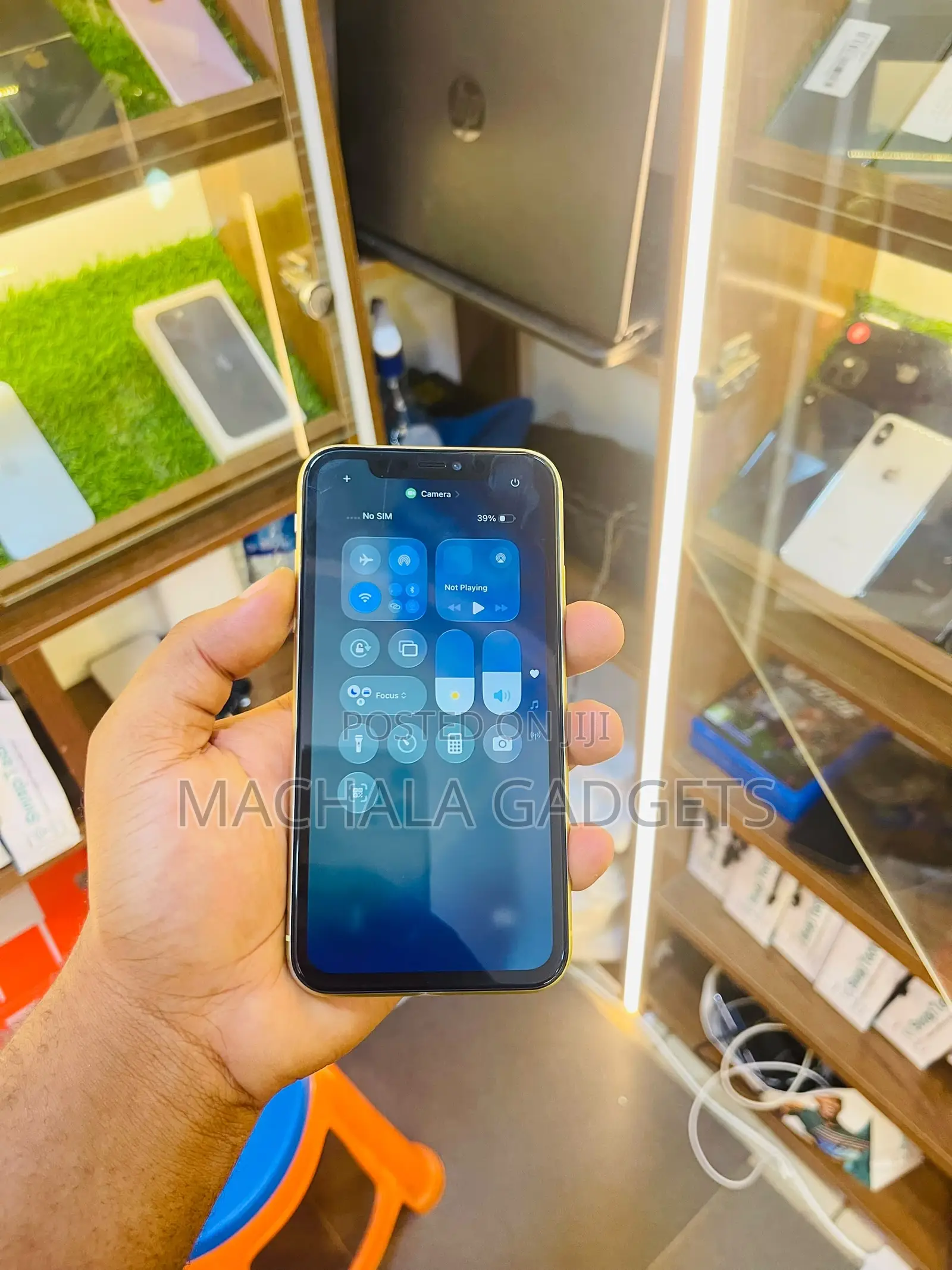 Apple iPhone 11 64 GB Yellow