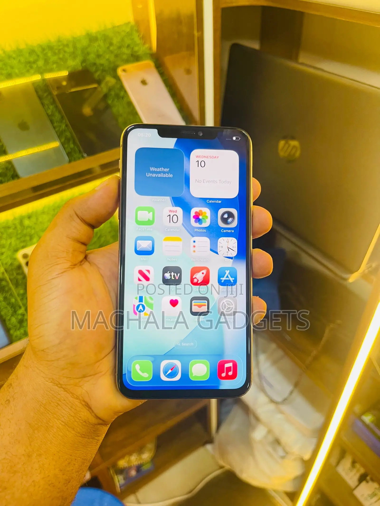 Apple iPhone 11 Pro Max 64 GB Gold