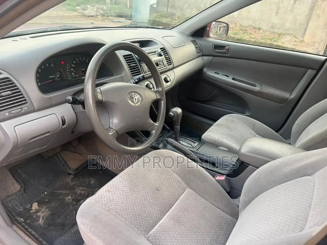 Toyota Camry LE 4dr Sedan (2.4L 4cyl 5A) 2005 Maroon