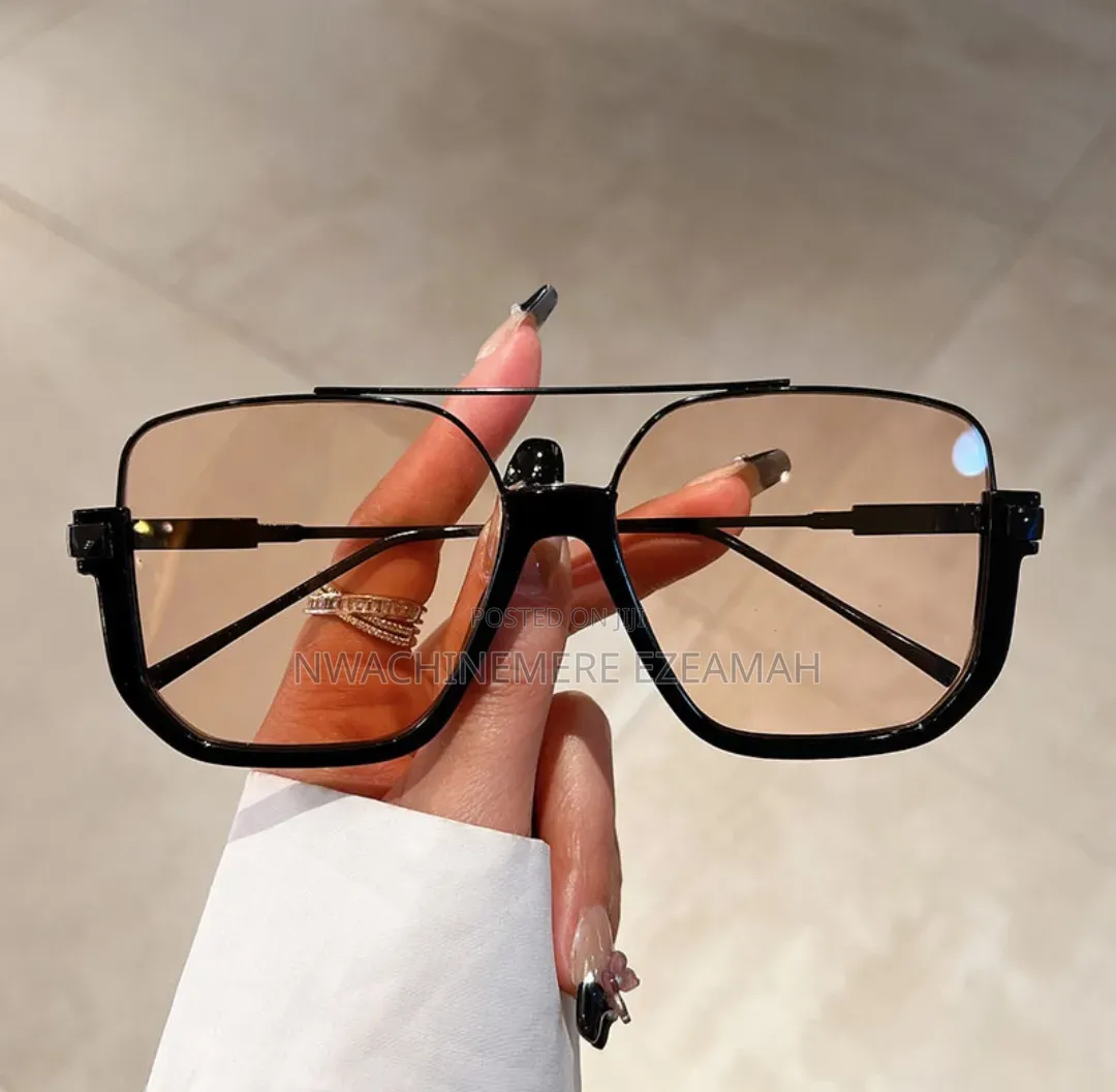 Luxury Square Glasses – Stylish Black Frame With Brown Lens (Unisex)