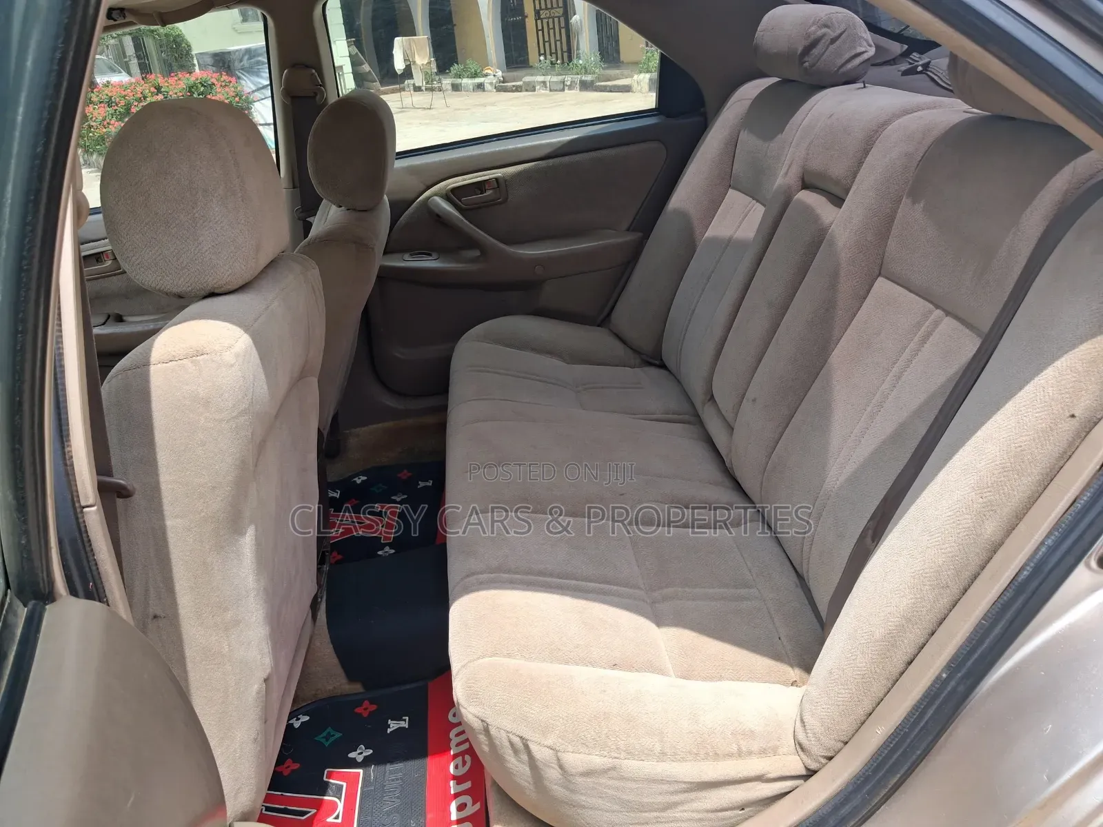 Toyota Camry LE 4dr Sedan (2.4L 4cyl 5M) 2002 Gold