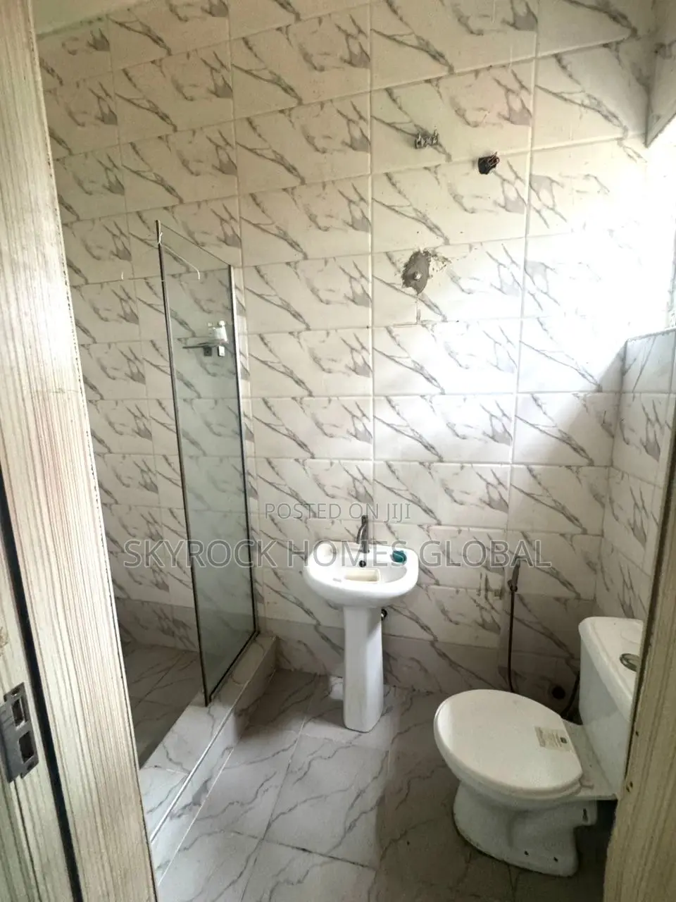 4bdrm Duplex in Thomas Estate for rent