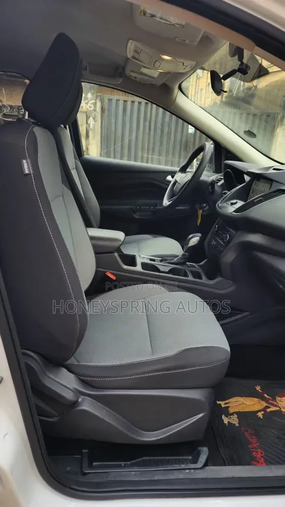 Ford Escape SE FWD 2018 White