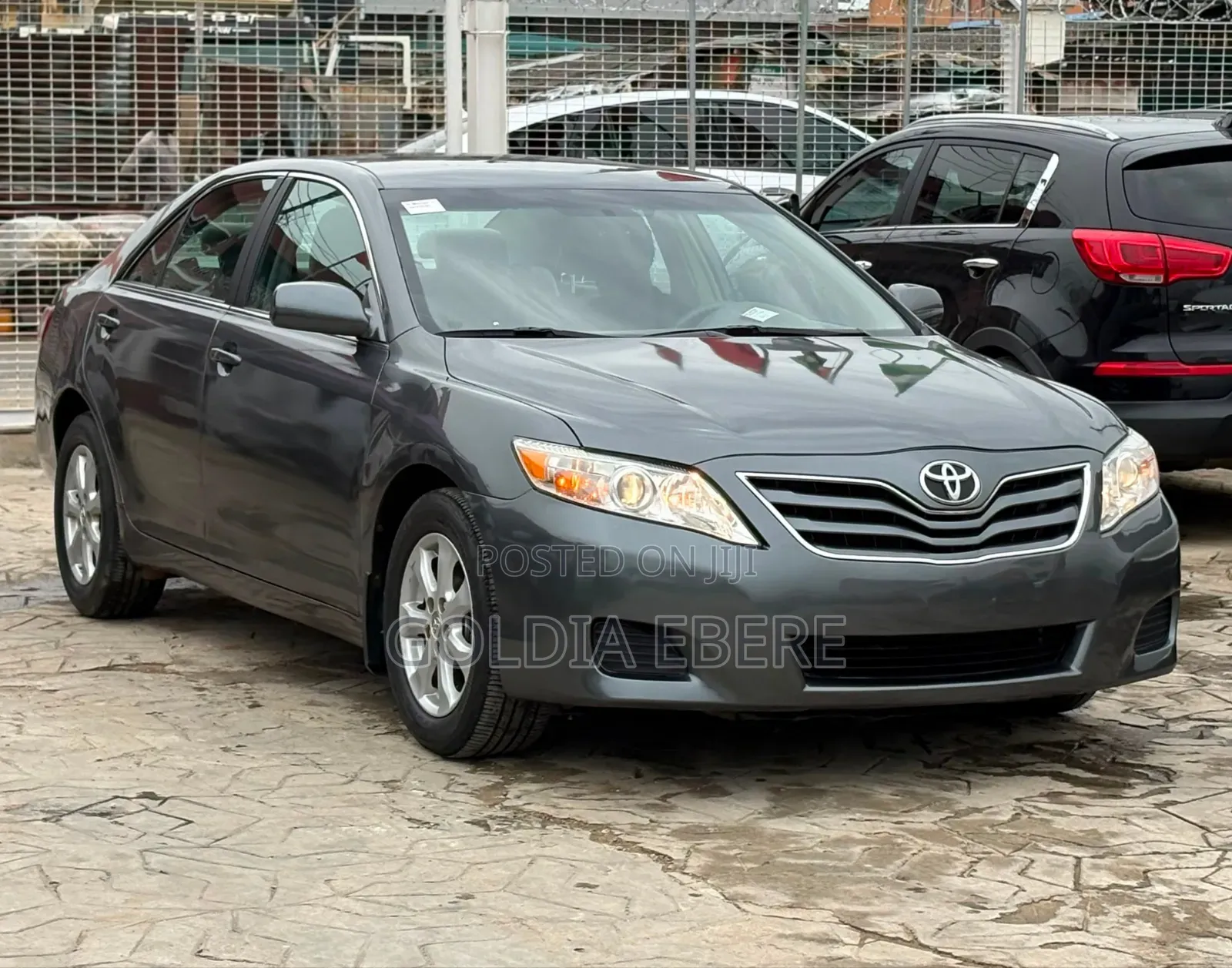 Toyota Camry LE 4dr Sedan (2.5L 4cyl 6A) 2011 Gray