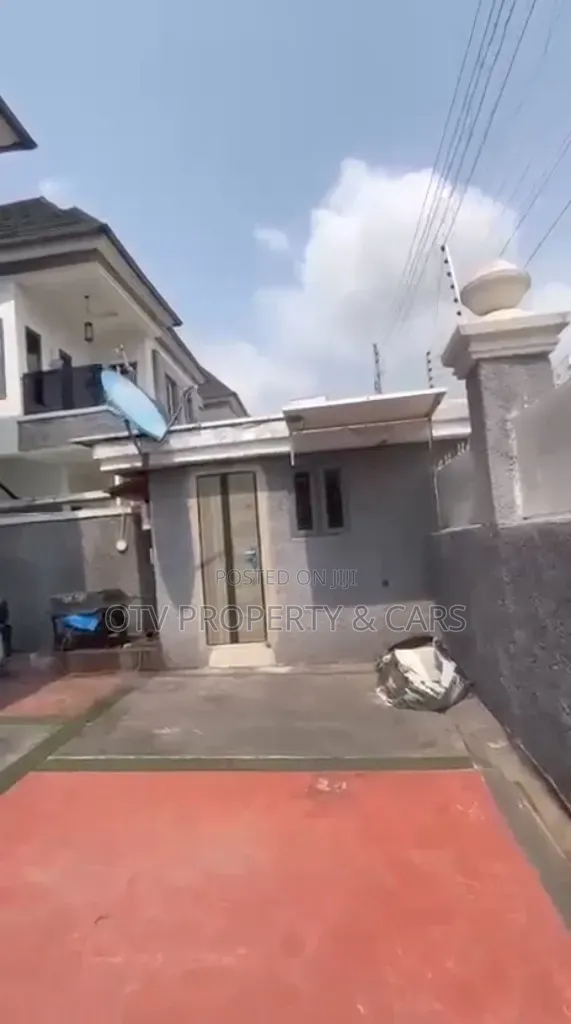 Furnished 5bdrm Duplex in Chevron for sale