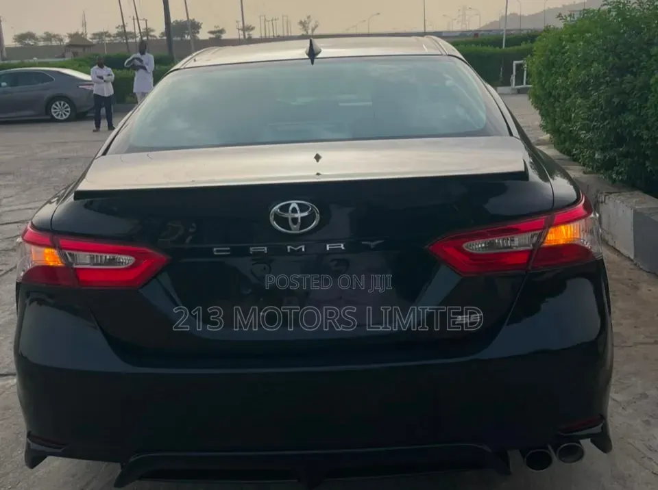 Toyota Camry SE (2.5L 4cyl 8A) 2019 Black