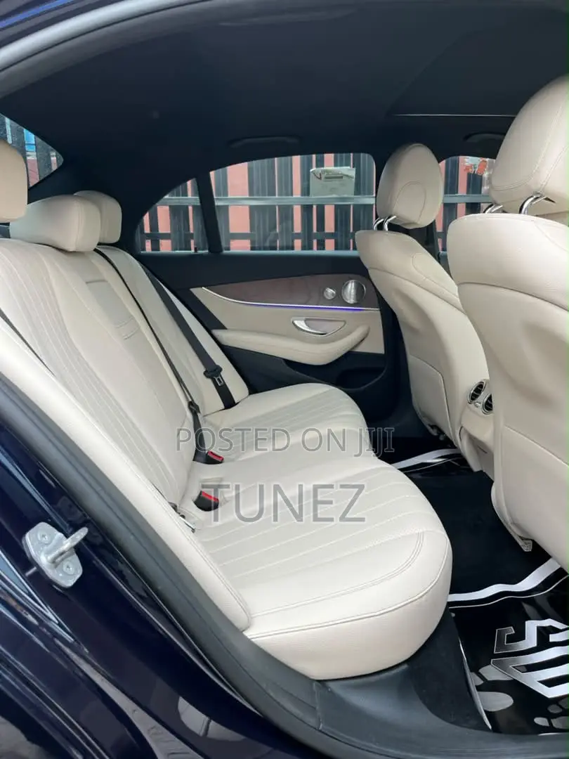 Mercedes-Benz E300 2018 Blue