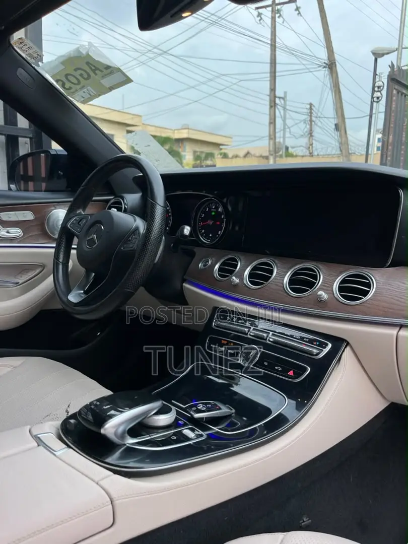 Mercedes-Benz E300 2018 Blue