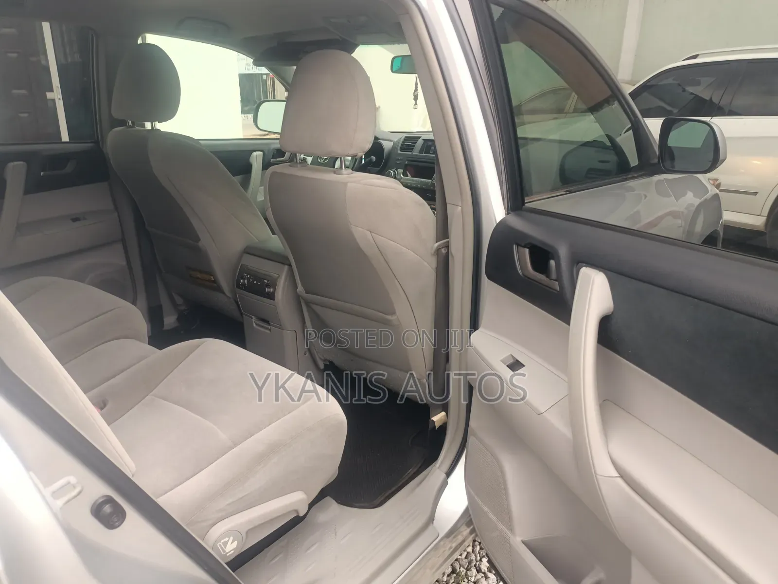 Toyota Highlander Limited 2012 Silver