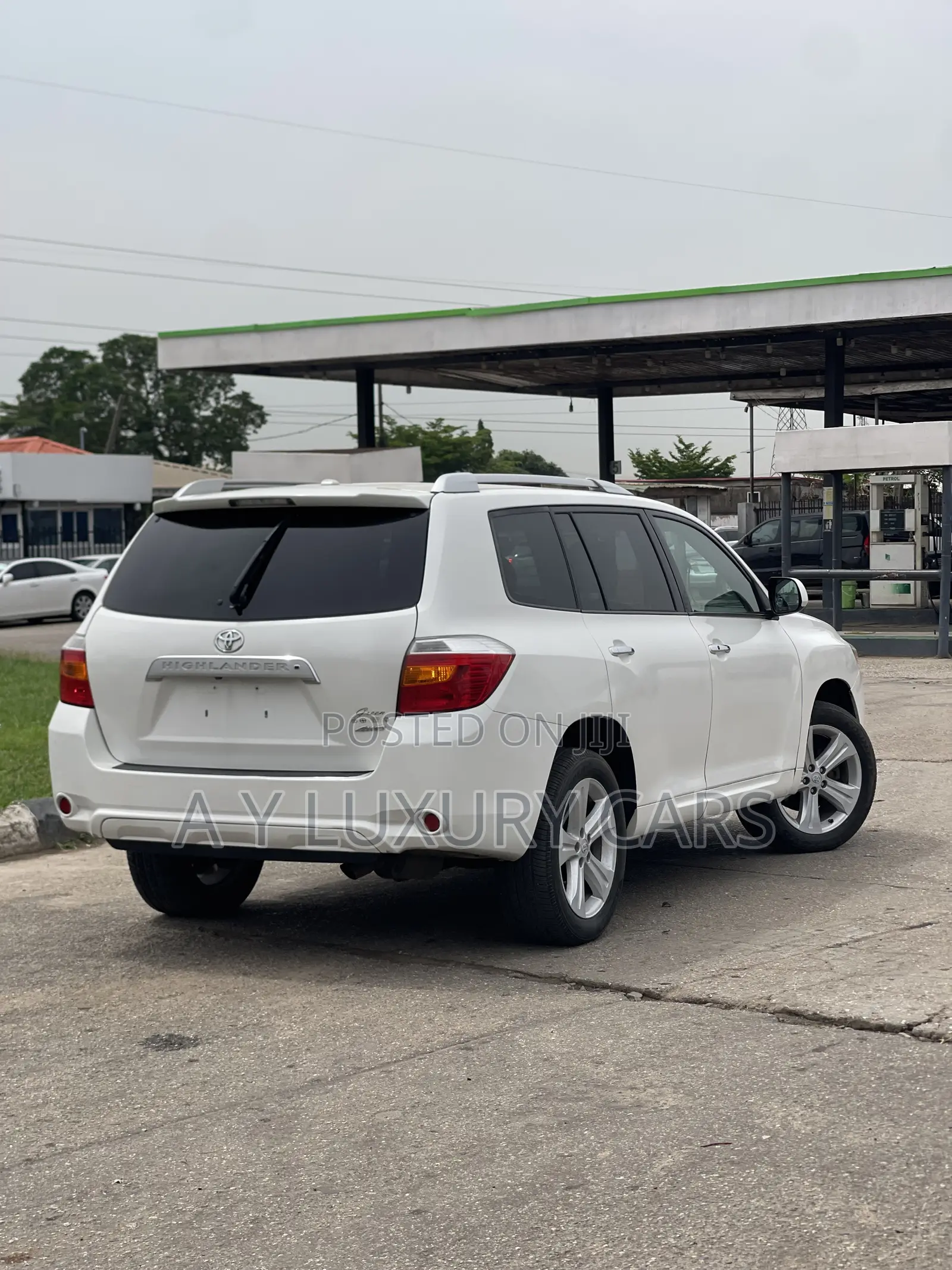 Toyota Highlander Limited 2011 White