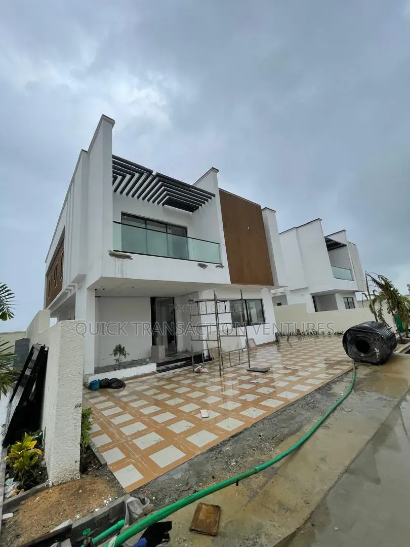4bdrm Duplex in Lekki Phase 1 for sale