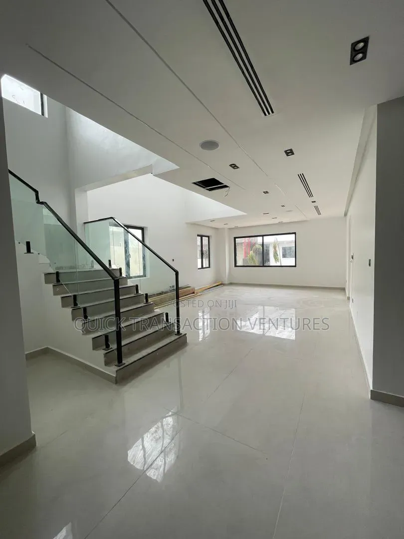 4bdrm Duplex in Lekki Phase 1 for sale