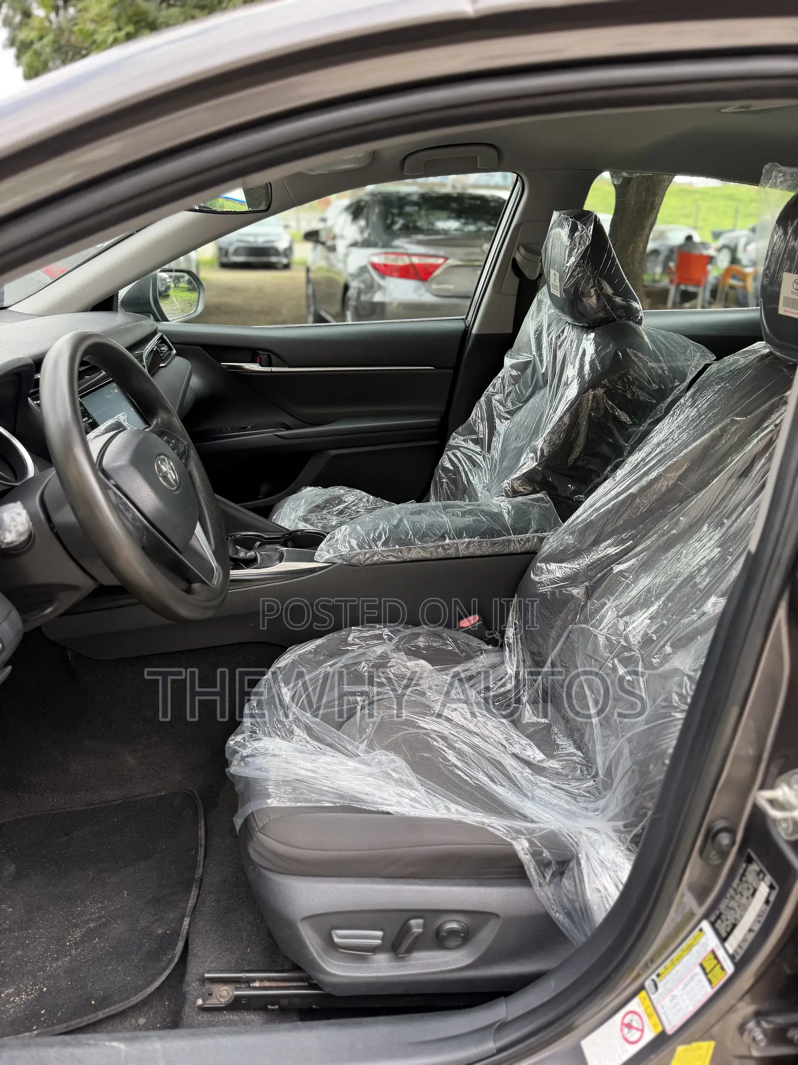 Toyota Camry LE FWD (2.5L 4cyl 8AM) 2018 Brown