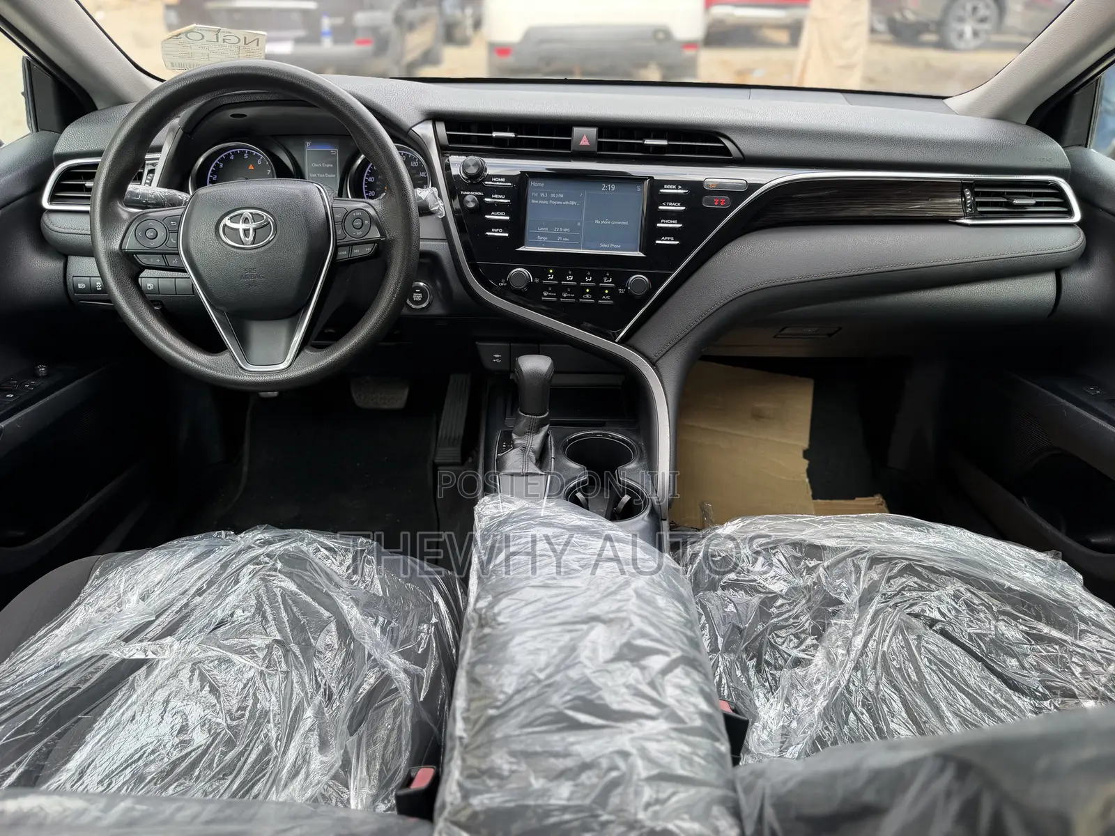 Toyota Camry LE FWD (2.5L 4cyl 8AM) 2018 Brown