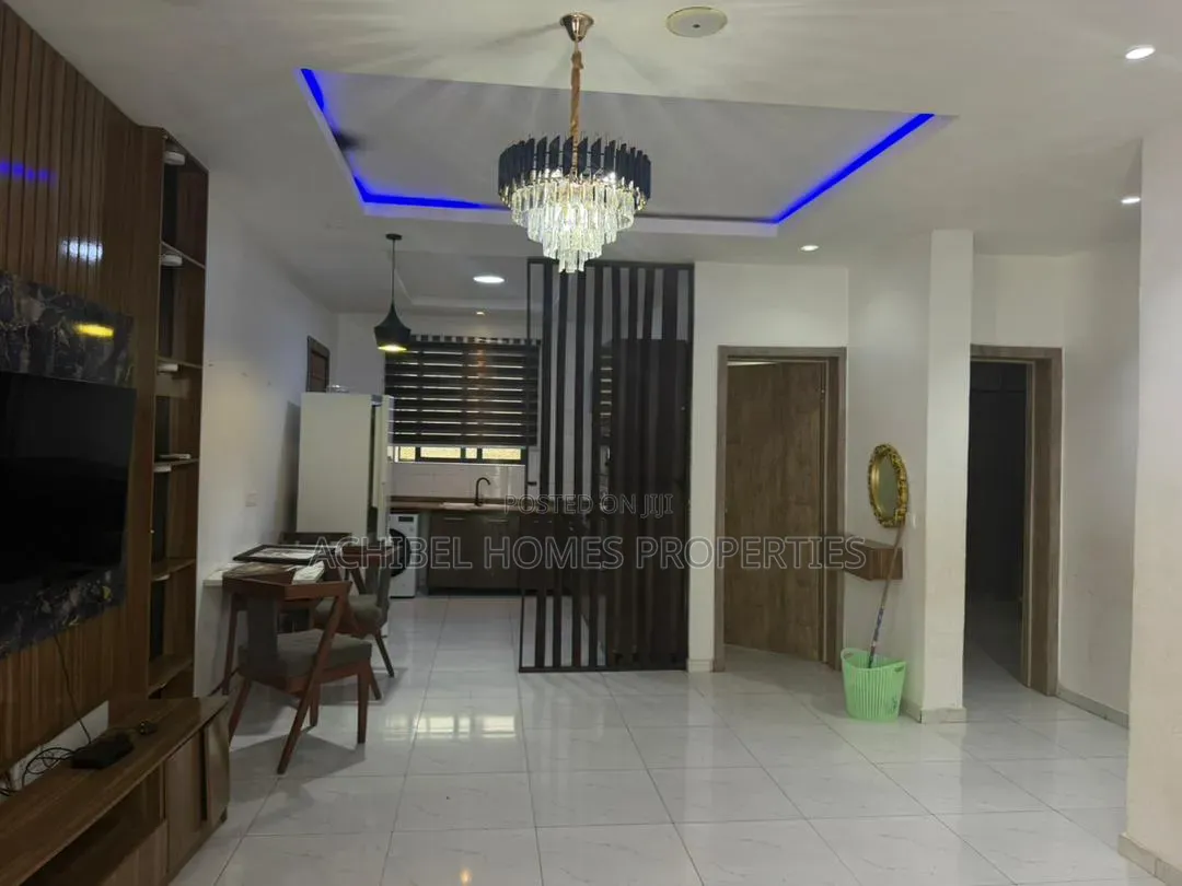 2bdrm Apartment in Near Spring Gardens, Lekki Phase 2 for rent