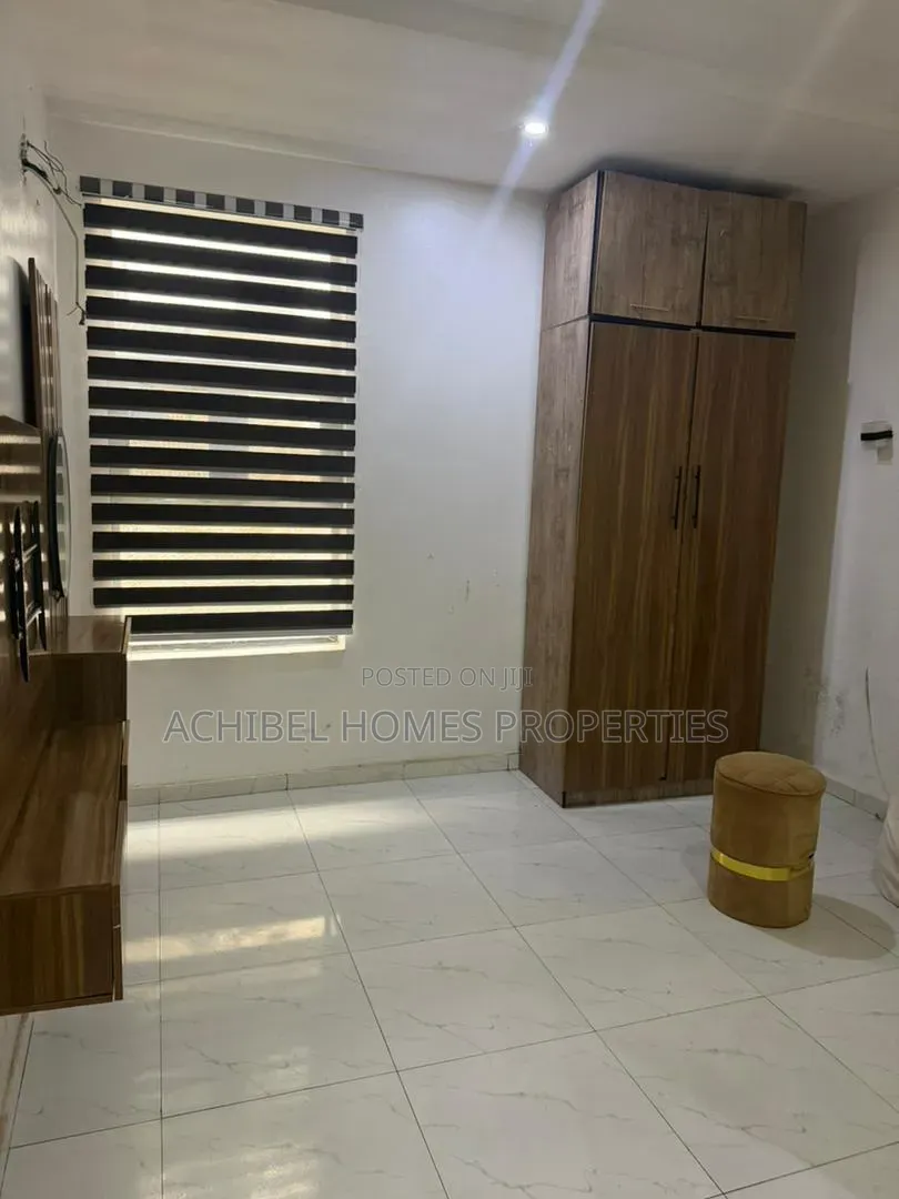 2bdrm Apartment in Near Spring Gardens, Lekki Phase 2 for rent