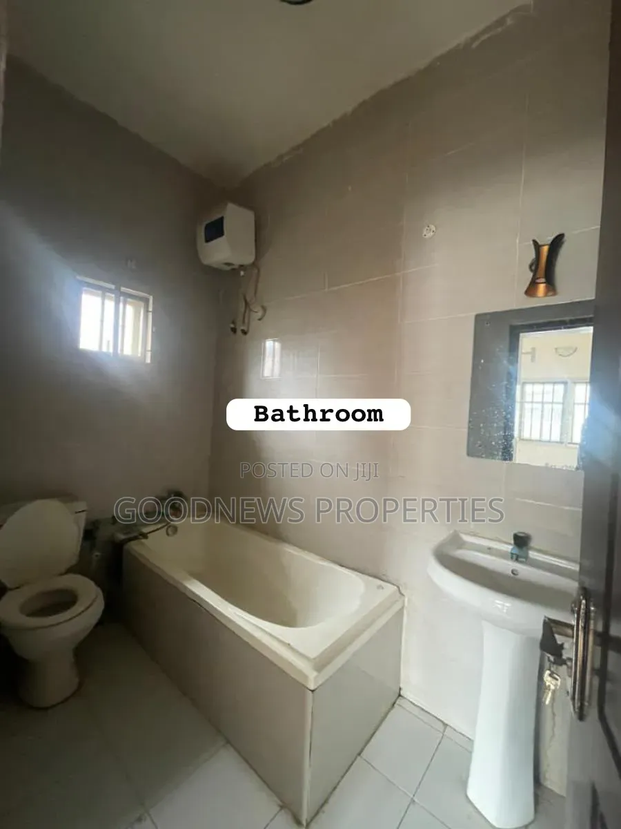 Mini Flat in Osapa London for rent