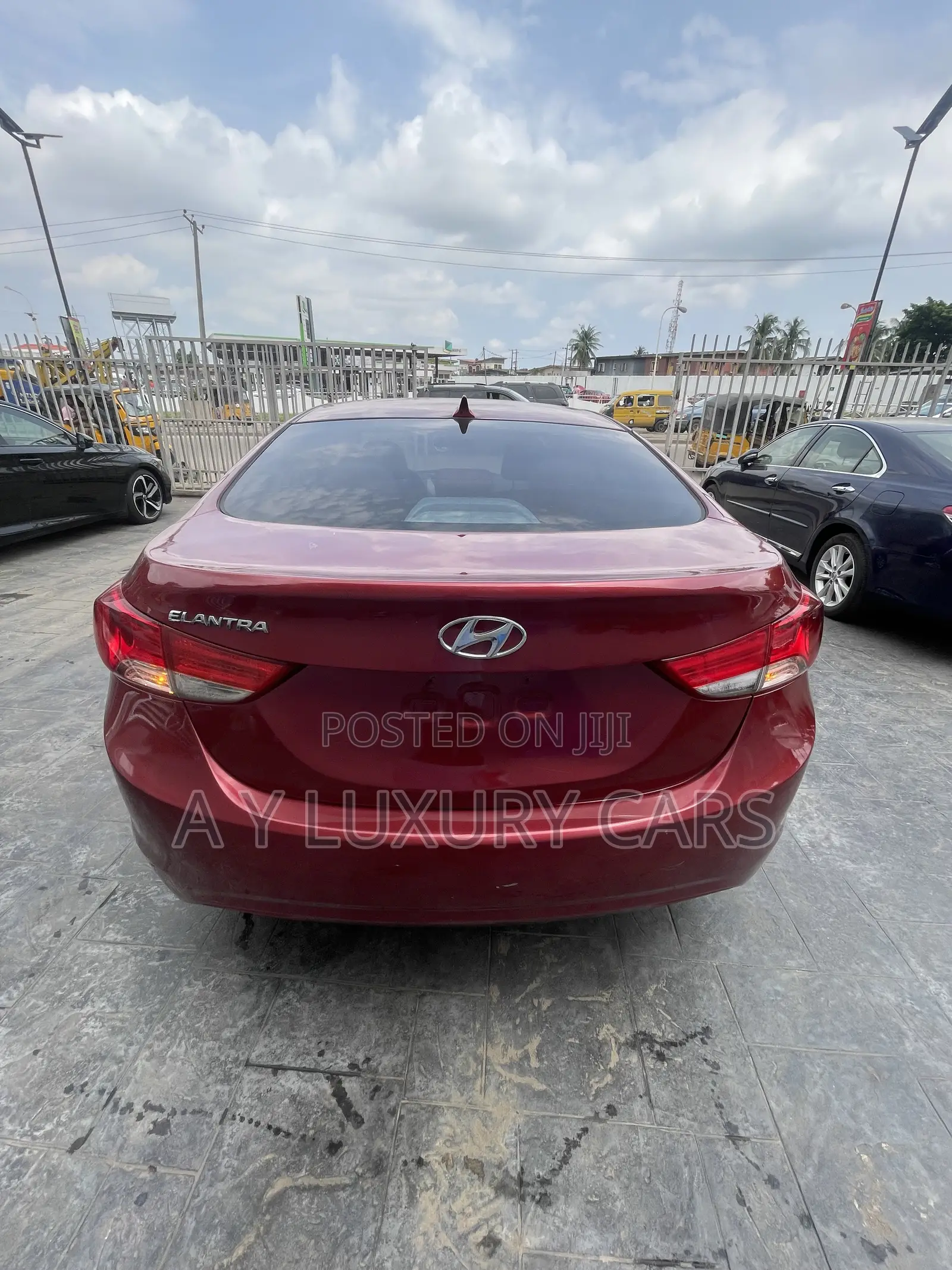 Hyundai Elantra SE 4dr Sedan (1.8L 4cyl 6M) 2014 Red