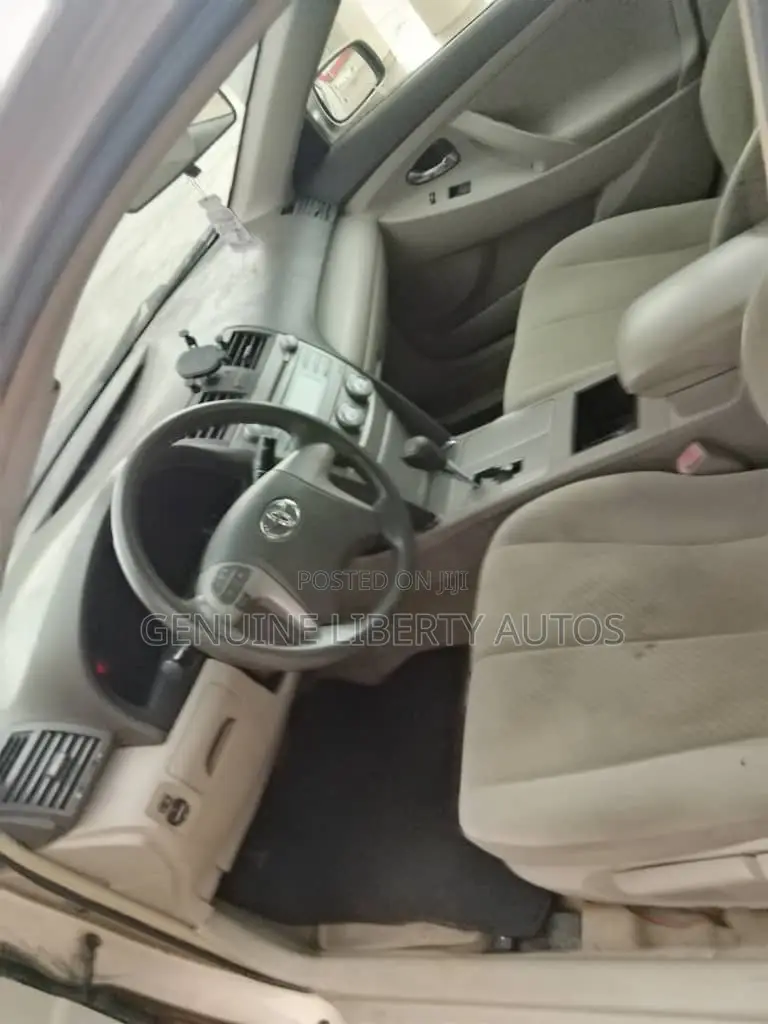 Toyota Camry 2.4 LE 2008 Gold