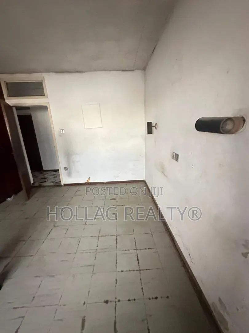 3bdrm Apartment in Okota for sale