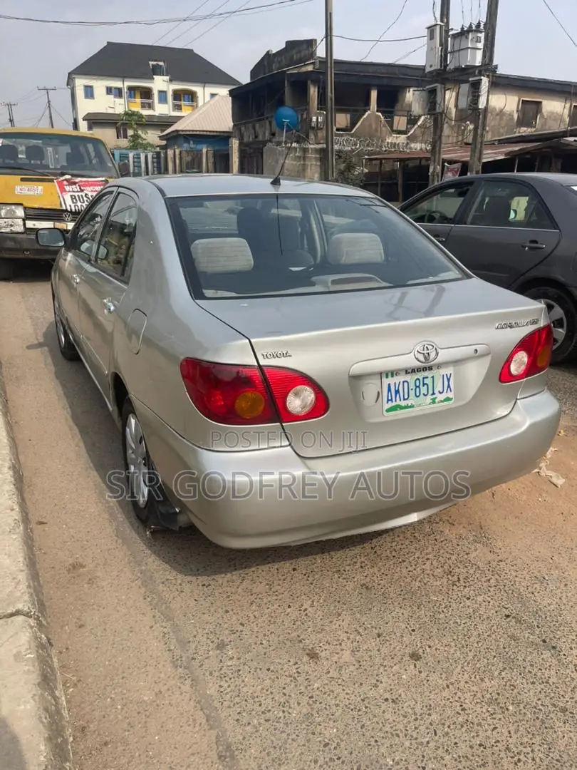 Toyota Corolla LE 2004 Silver