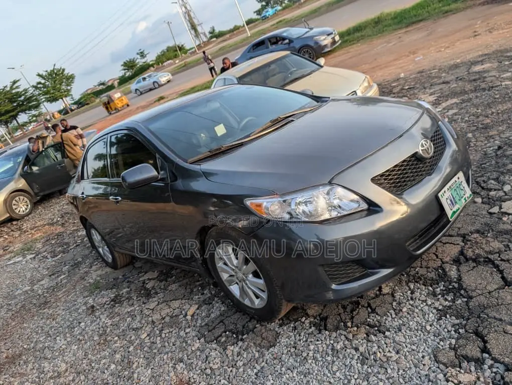 Toyota Corolla 2010 Gray