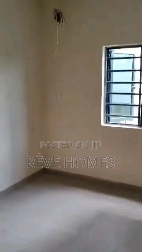 Furnished 3bdrm Apartment in Onike for rent