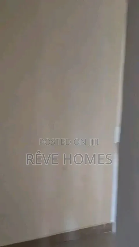 Furnished 3bdrm Apartment in Onike for rent