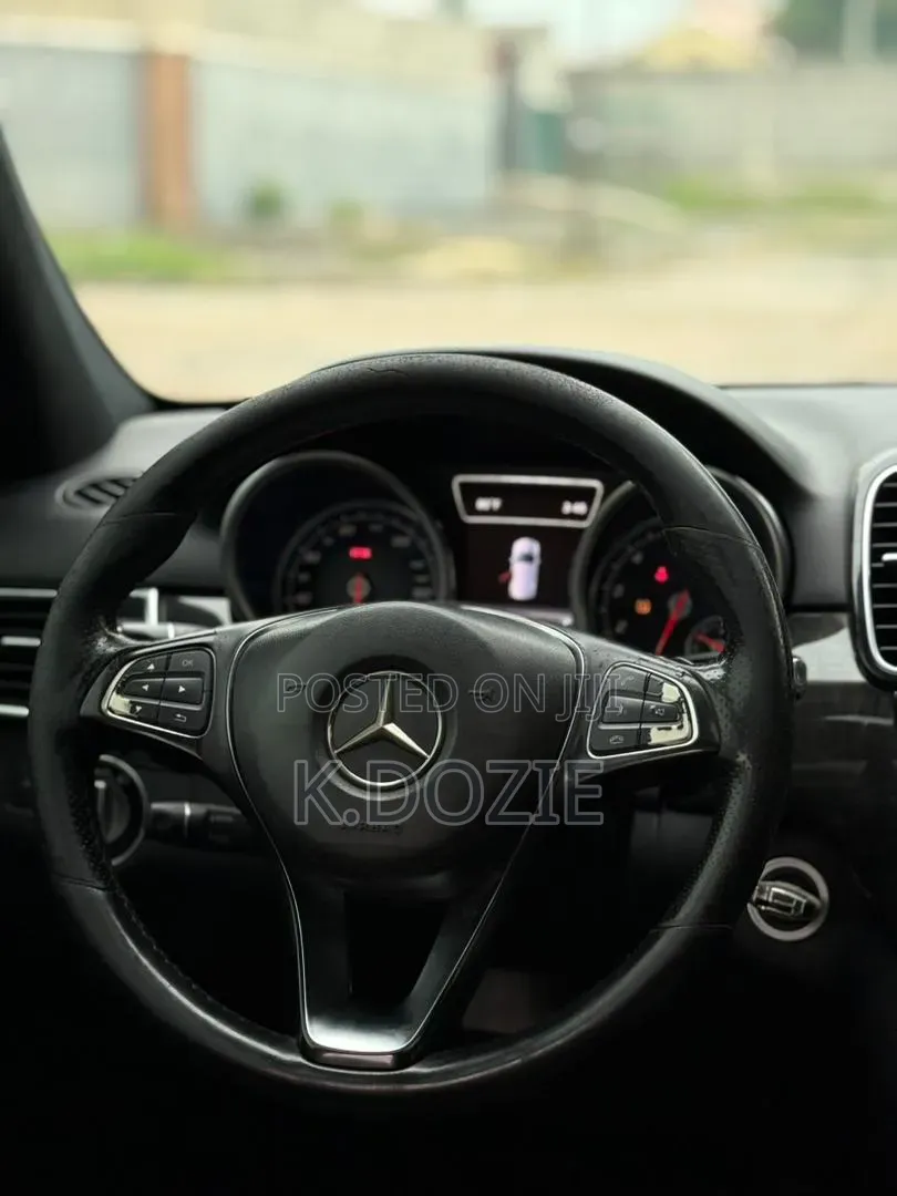 Mercedes-Benz GLE-Class 2017 White