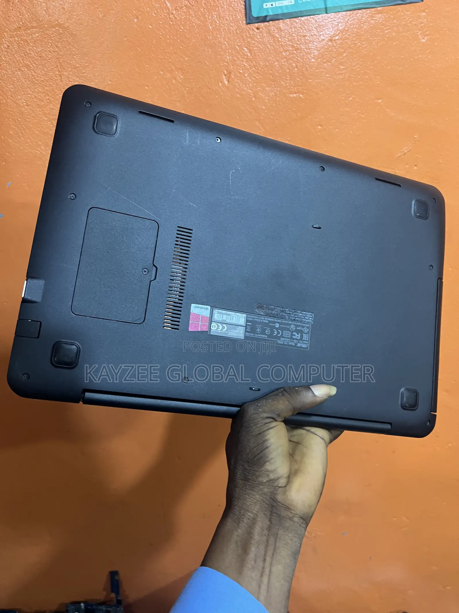 Laptop Asus R558UF 8GB Intel Core i5 HDD 500GB