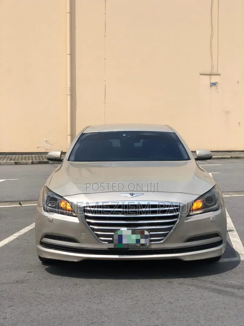 Hyundai Genesis 3.8 4dr Sedan AWD (3.8L 6cyl 8A) 2015 Gold