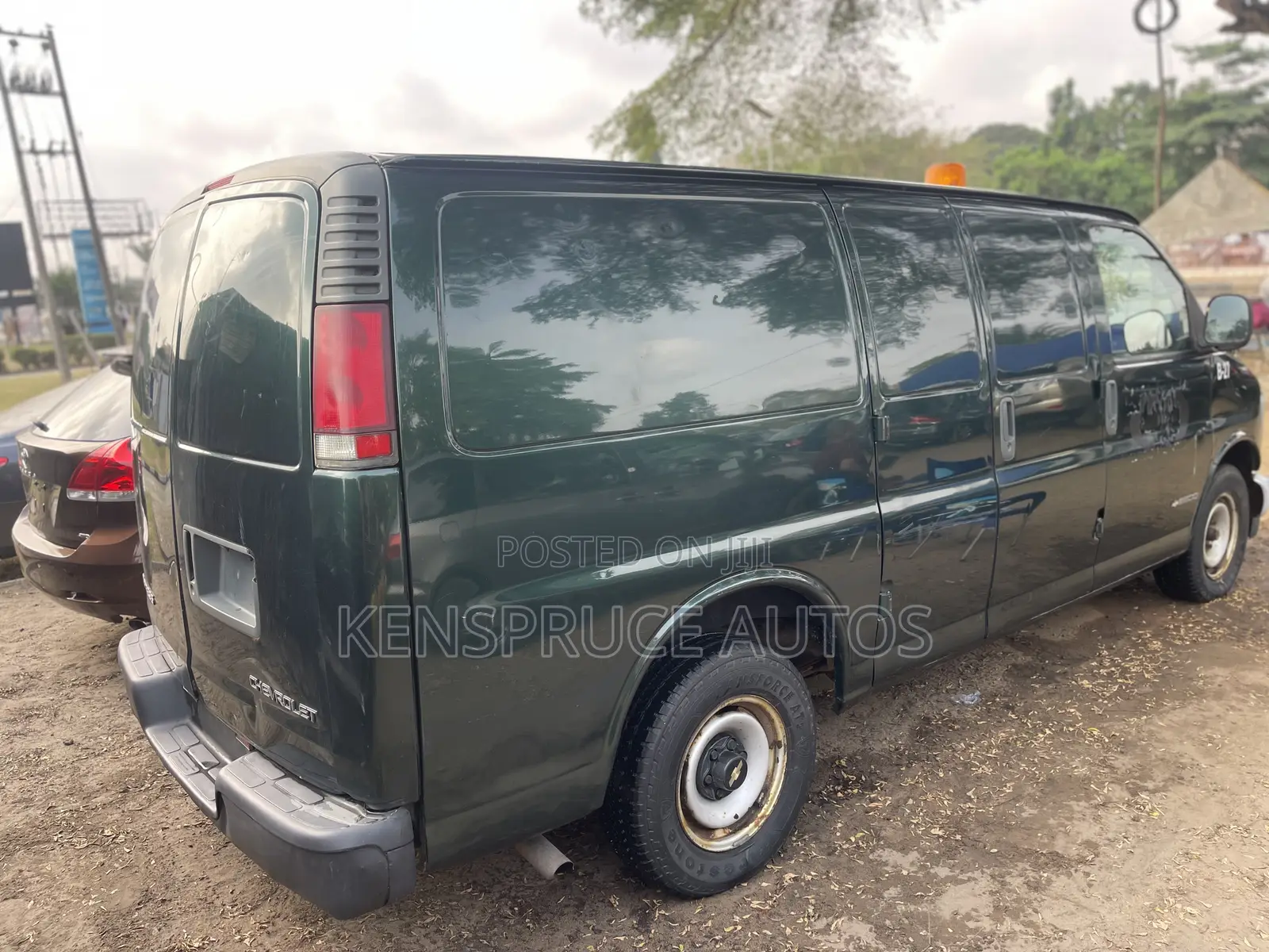 Chevrolet 3500 2004 Green